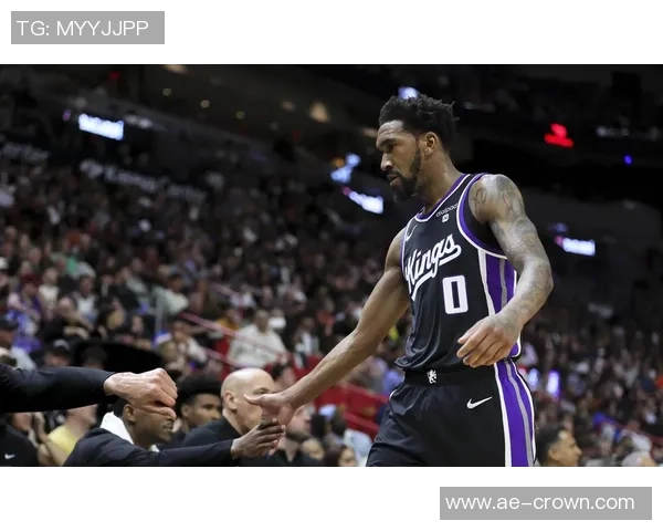 东詹双子星赛后数据引热议究竟是赞誉还是批评引发讨论